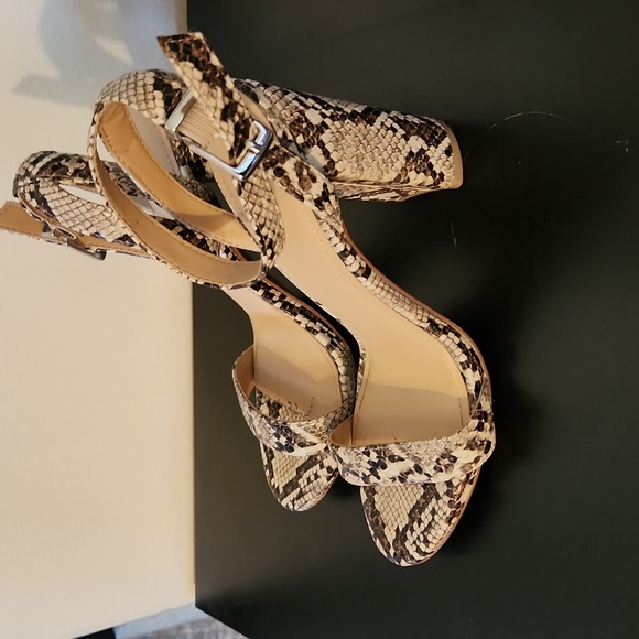 Express Snakeskin Chunky Heel Platform Brown Tan Night Out Cute Shoes - Picture 2 of 4